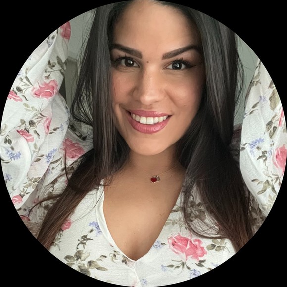 Profile Photo of Stephanie Diaz (@stephdiaz0101) on Poshmark