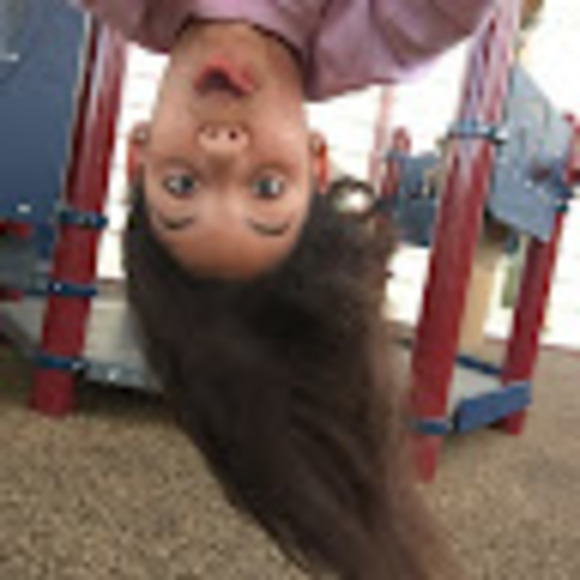 Profile Picture of Tia Dennis (@s124361) on Poshmark