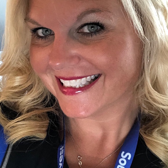 Profile Picture of Heather Marciniak (@hm7715) on Poshmark