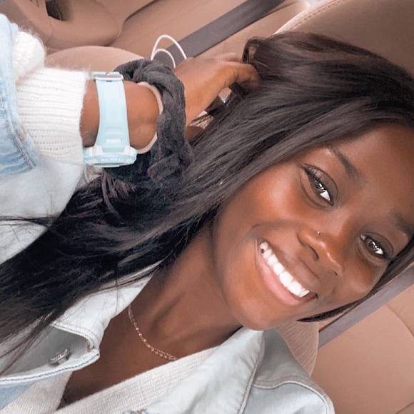 Profile Picture of Erin Wade (@erinwadee) on Poshmark