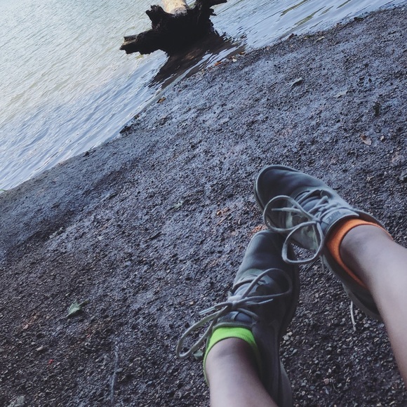 Irish Scarpone - Poshmark Profile Picture of Irish Scarpone (@wanderlust1109) on Poshmark