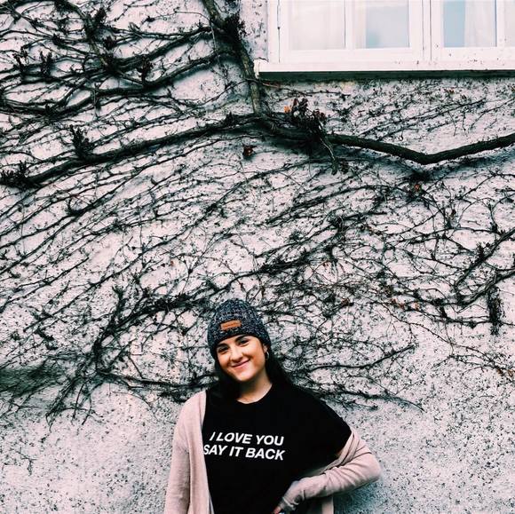 Profile Picture of Emily Cederlund (@ecederlund27) on Poshmark