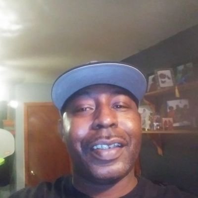 Profile Picture of Phillip Holloway (@Phillip58091819) on Twitter