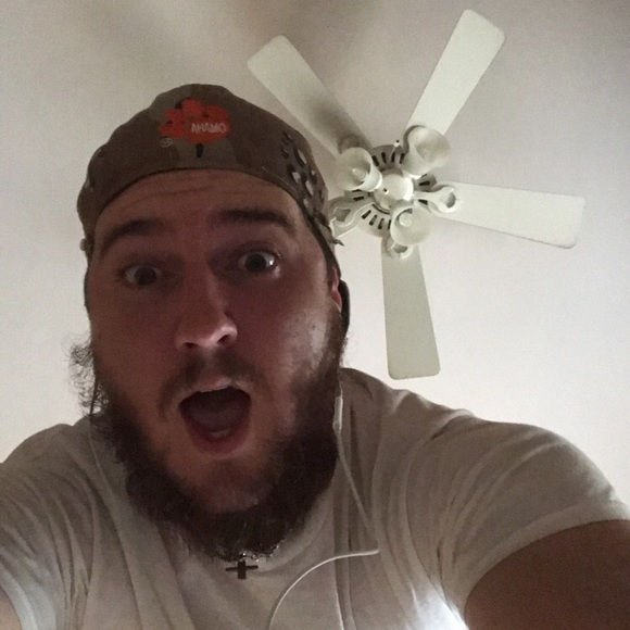 Profile Picture of John Clamp (@jhclamp) on Poshmark