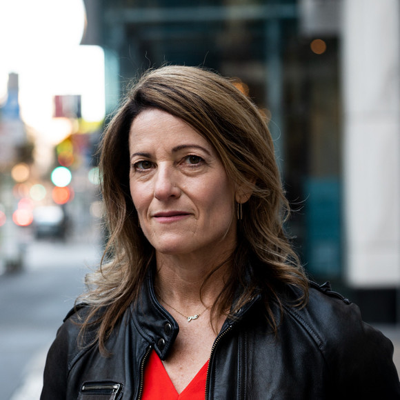 Profile Picture of Larissa Zimberoff (@lzimberoff) on Poshmark