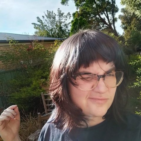 Profile Picture of Sarah Sinclair (@sarahsinclai424) on Poshmark