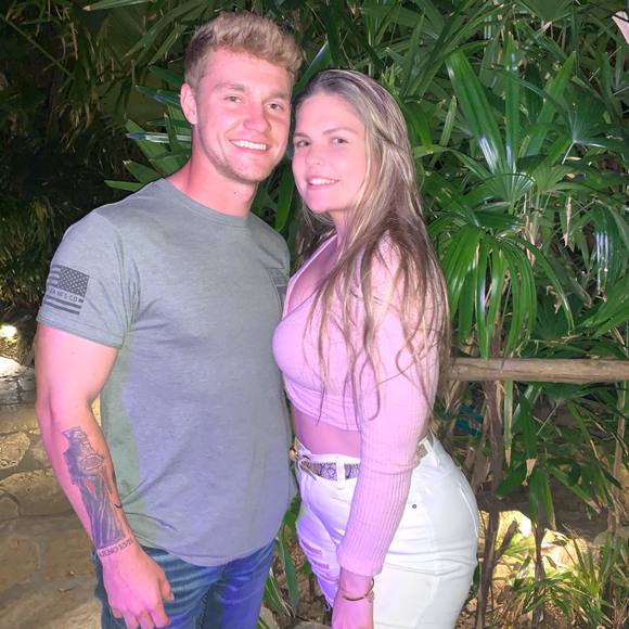 Profile Picture of Alex Starr (@alexstarr911) on Poshmark