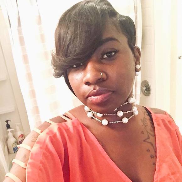 Profile Picture of Brittany Batts (@brittany_batts) on Poshmark