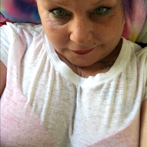 Kelley Mcelaney - Poshmark Profile Picture of Kelley Mcelaney (@kelleymacca) on Poshmark