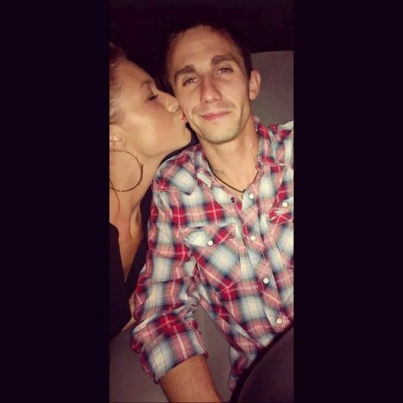 Profile Picture of Stephanie Fiehler (@stephaniirenee) on Poshmark