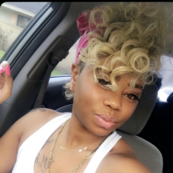 Profile Picture of Bridgett Mccleod (@bridgetmccleod) on Poshmark