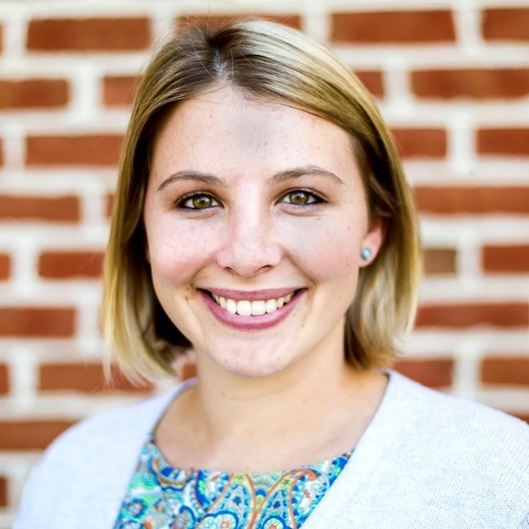 Profile Picture of Jennakah Cloward (@jennakah) on Poshmark