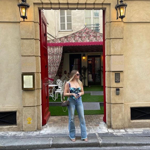 Profile Picture of Alie Dimotta (@alie_dimotta) on Poshmark