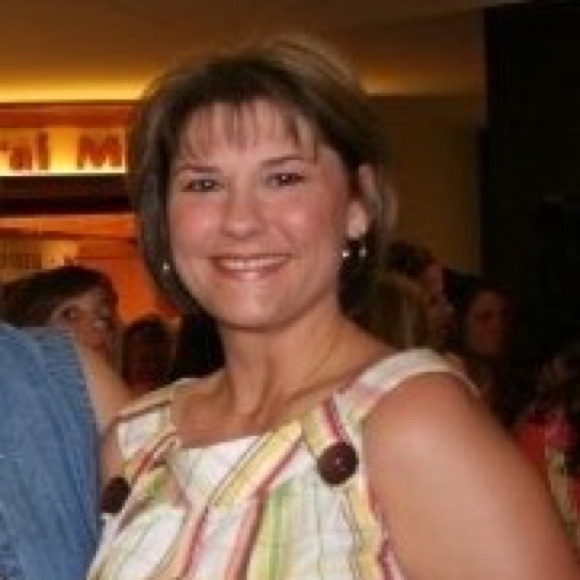 Profile Picture of Shelly Hay (@haywire) on Poshmark