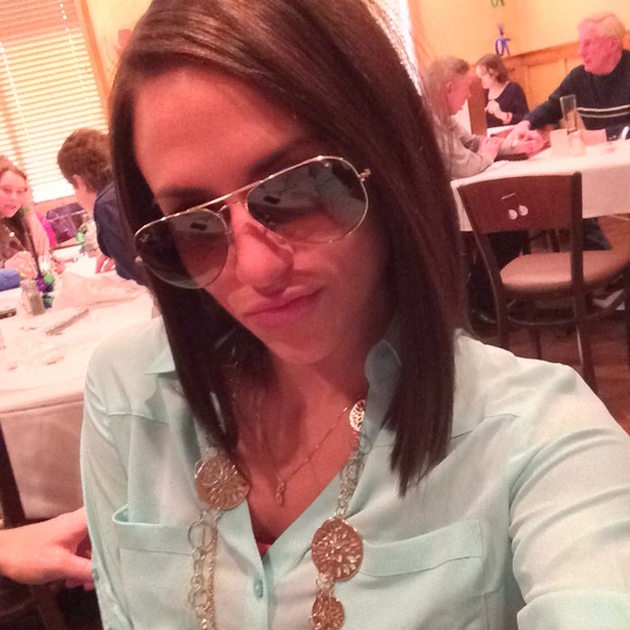 Melissa Demichael - Poshmark Profile Picture of Melissa Demichael (@missaann89) on Poshmark