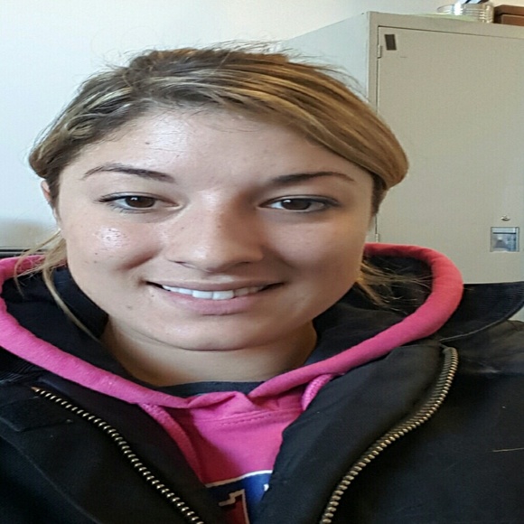 Alicia Dickenson - Poshmark Profile Picture of Alicia Dickenson (@aliciaraed) on Poshmark