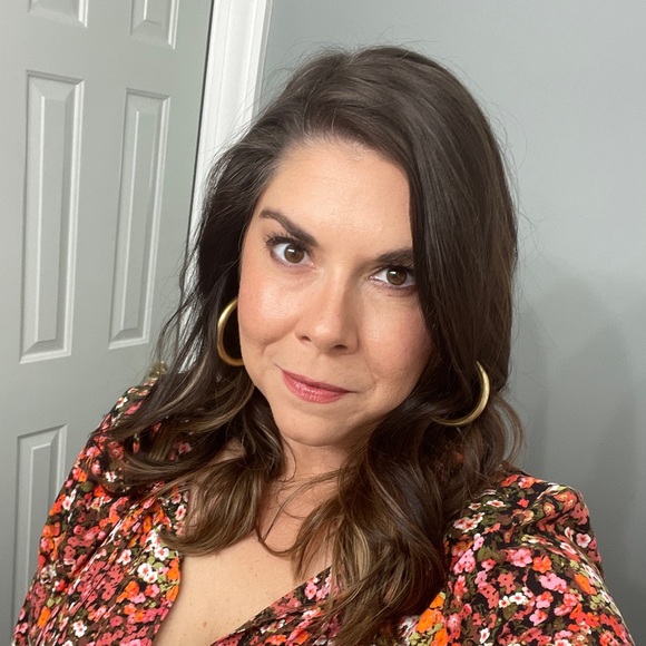 Mckenzie Brady - Poshmark Profile Picture of Mckenzie Brady (@mckenziebrady) on Poshmark