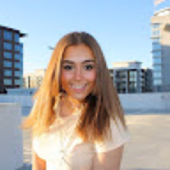 Profile Picture of Abby Witbeck (@abbywitbeck7) on Poshmark