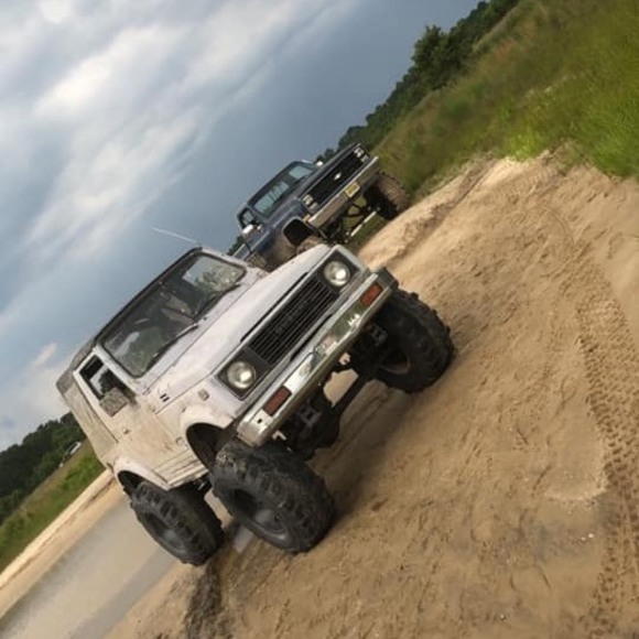 Ej Sholander - Poshmark Profile Picture of Ej Sholander (@esholander) on Poshmark