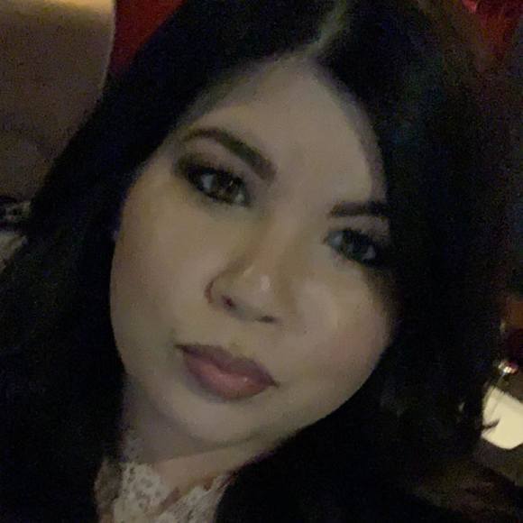 Profile Picture of Hanny David (@hannydavid) on Poshmark
