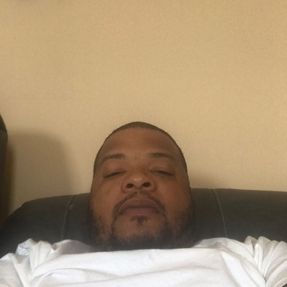 Profile Picture of Aaron Sims (@aaronsims59) on Poshmark