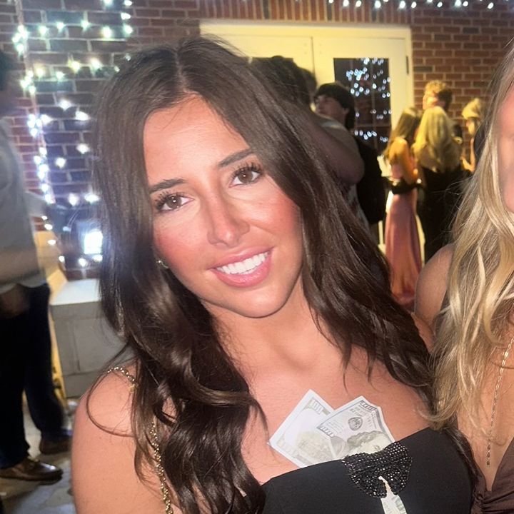 Profile Picture of Haley (@haleyadelehogan) on Tiktok