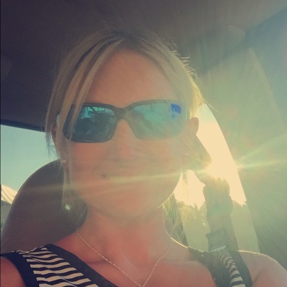 Profile Picture of Megan Rosser (@mross704) on Poshmark