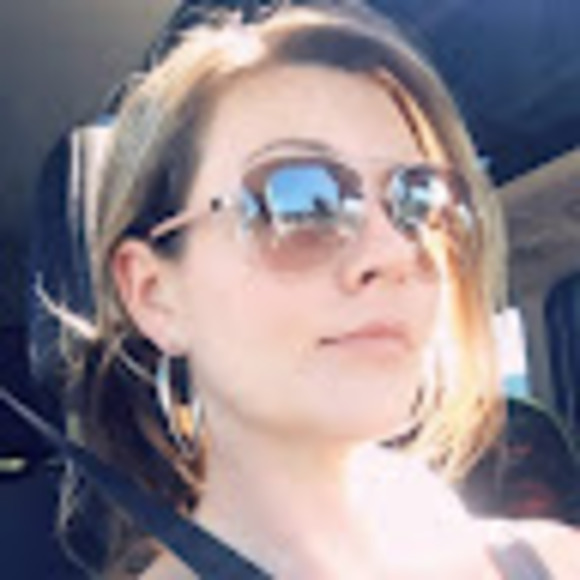 Profile Picture of Jody Thornton (@jodythornton81) on Poshmark