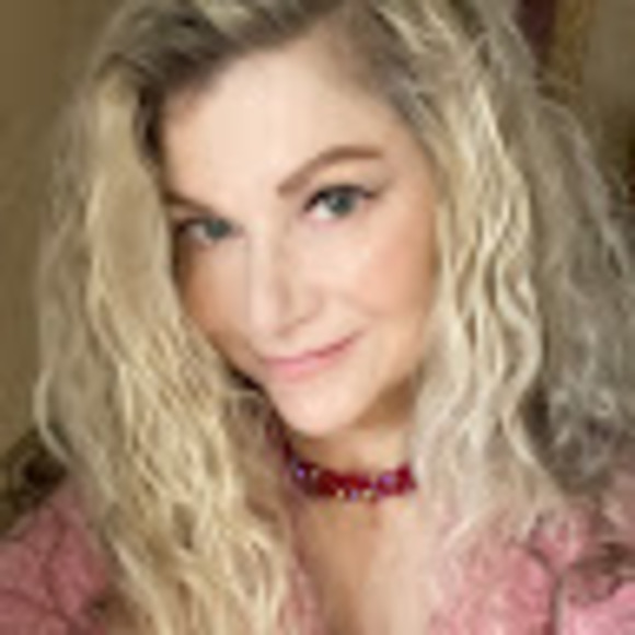 Profile Picture of Mandy Ackerman (@mandycares23) on Poshmark