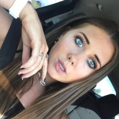 Profile Picture of Hayley Larson (@hayley_larson2) on Twitter