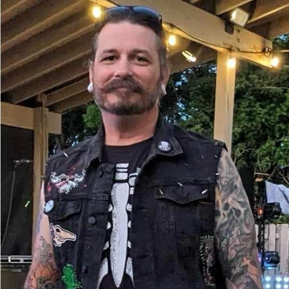 Profile Picture of Charles Cramblitt (@mrcramblitt) on Poshmark