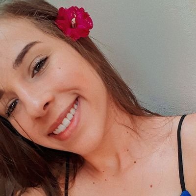 Profile Picture of Elizabeth Couto ❤ 🌸 🤞🏻 (@ElizabethC2004) on Twitter