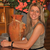 Profile Picture of Julia Sander (@MsInfinitiLover) on Youtube