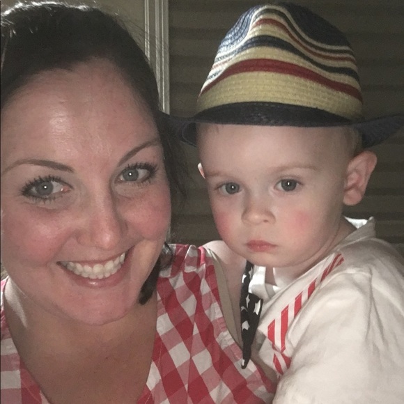 Profile Picture of Ashlee Mcfarland (@ashleemcfarland) on Poshmark