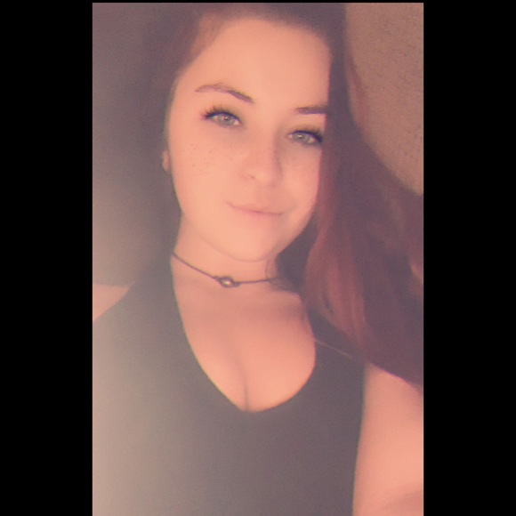 Profile Picture of Hannah Farguson (@hfarguson) on Poshmark