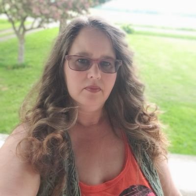 Profile Picture of Lisa Voss (@LisaVos00487856) on Twitter