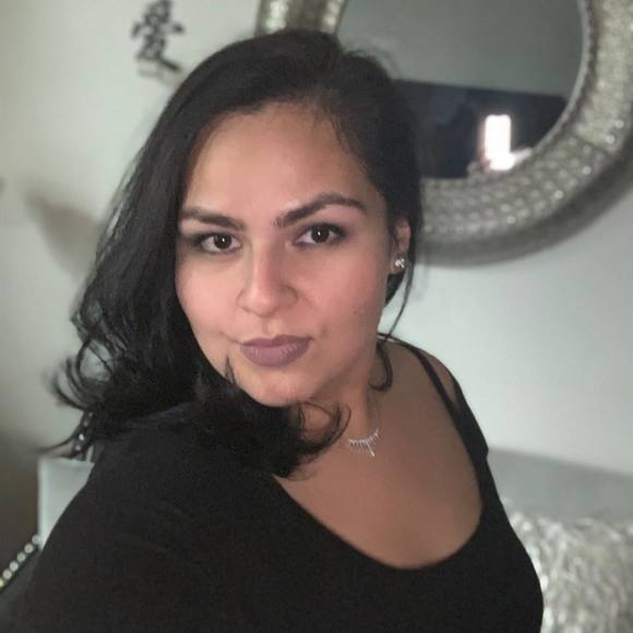 Profile Picture of Miriam Ham (@latinlover1662) on Poshmark