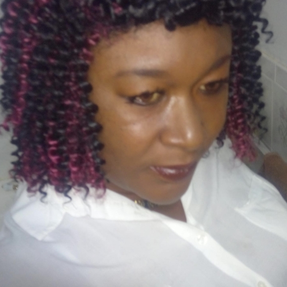 Cee Pitter - Poshmark Profile Picture of Cee Pitter (@cpitter) on Poshmark