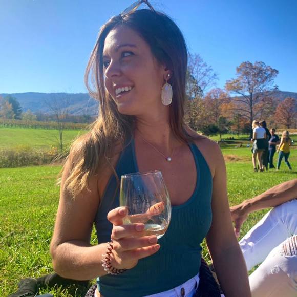 Profile Picture of Marissa Davey (@marissa_davey) on Poshmark