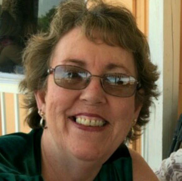 Profile Picture of Sherry Weidemann (@andrewsgram) on Poshmark