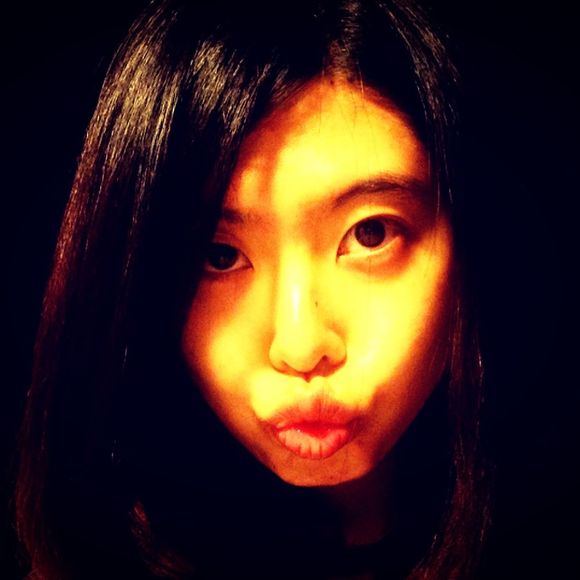 Profile Picture of Chenwei Zhang (@vvstage) on Poshmark