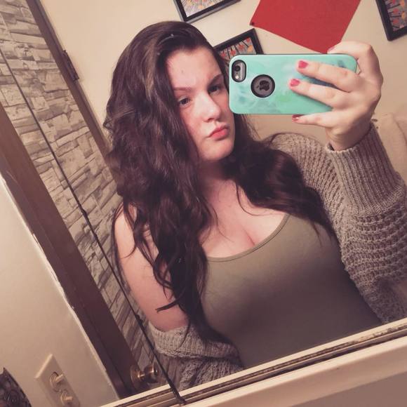 Profile Picture of Destiny Catania (@destinyjc10) on Poshmark