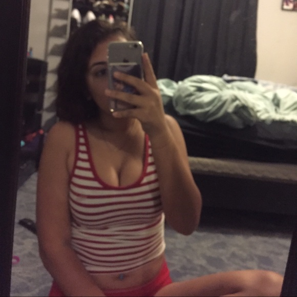 Profile Picture of Alea Davis (@aleadavisss) on Poshmark