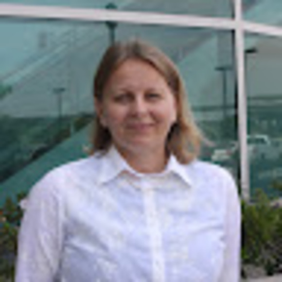 Profile Picture of Eniko Weinberger (@weinbergereniko) on Poshmark