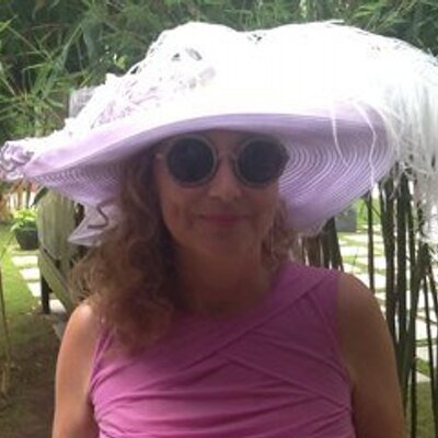 Profile Picture of Cynthia MacGregor (@Singaporecyn) on Twitter