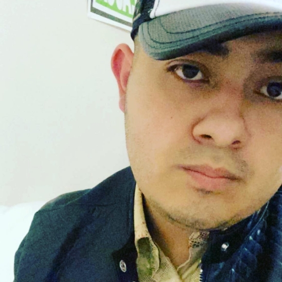 Profile Picture of Erik Parra (@erikparra1) on Poshmark