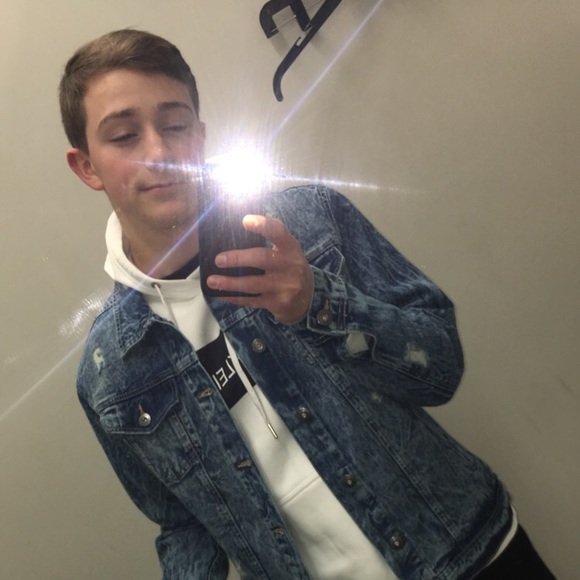 Profile Picture of Jack Kleronomos (@jack_k230) on Poshmark