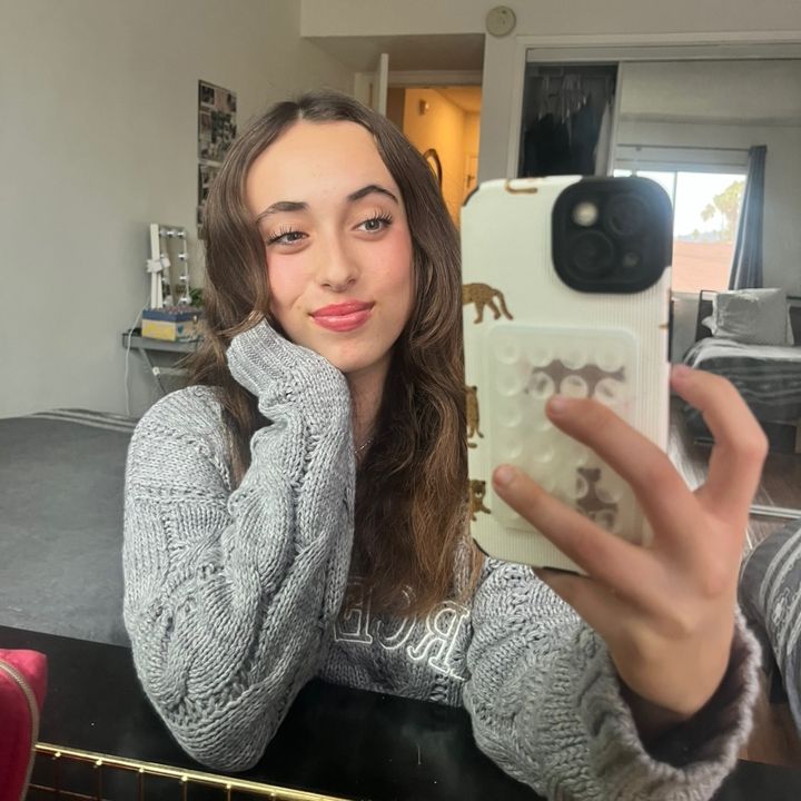 Profile Picture of chloe ☻ ☻ (@chloe._kaplan) on Tiktok