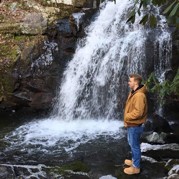 Profile Picture of Jeff Benton (@jefestyles) on Poshmark