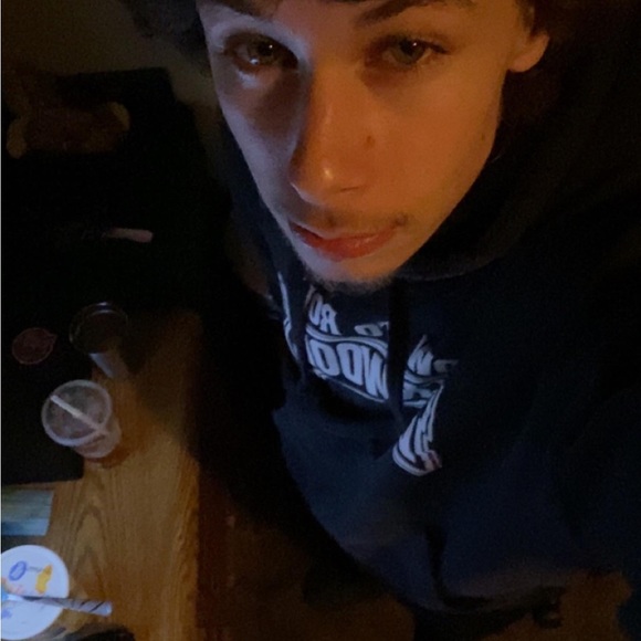Profile Picture of Tyler Hodges (@tylerhodges631) on Poshmark